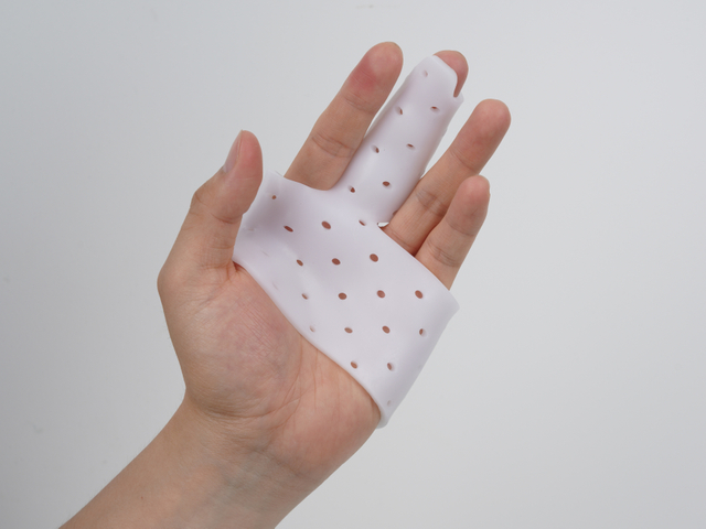 リハビリテーションのための青色の肌に優しい装具熱可塑性プラスチック